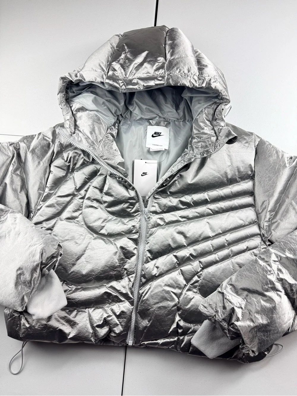 WOMEN'S NIKE SPORTSWEAR SWOOSH SERIES THERMA-FIT OVERSIZED FULL-ZIP DOWN PUFFER